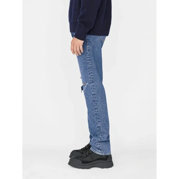 FRAME DENIM NWT THE STRAIGHT LEG ITASKA DESTRUCT JEANS. SIZE 34X32
